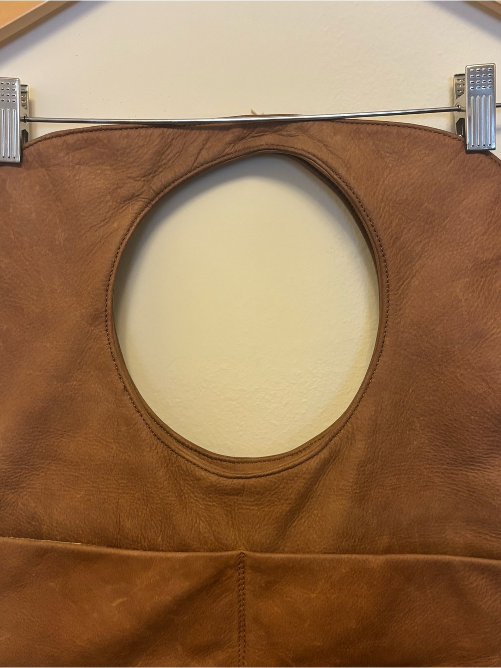ARZA NEW YOR LEATHER SHOULDER STYLE Audrey Large Messenger/Laptop Bag in Whiskey - Picture 3 of 11